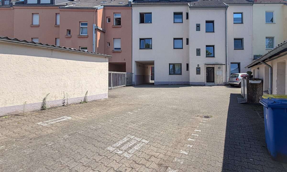 Hof w. Ansicht