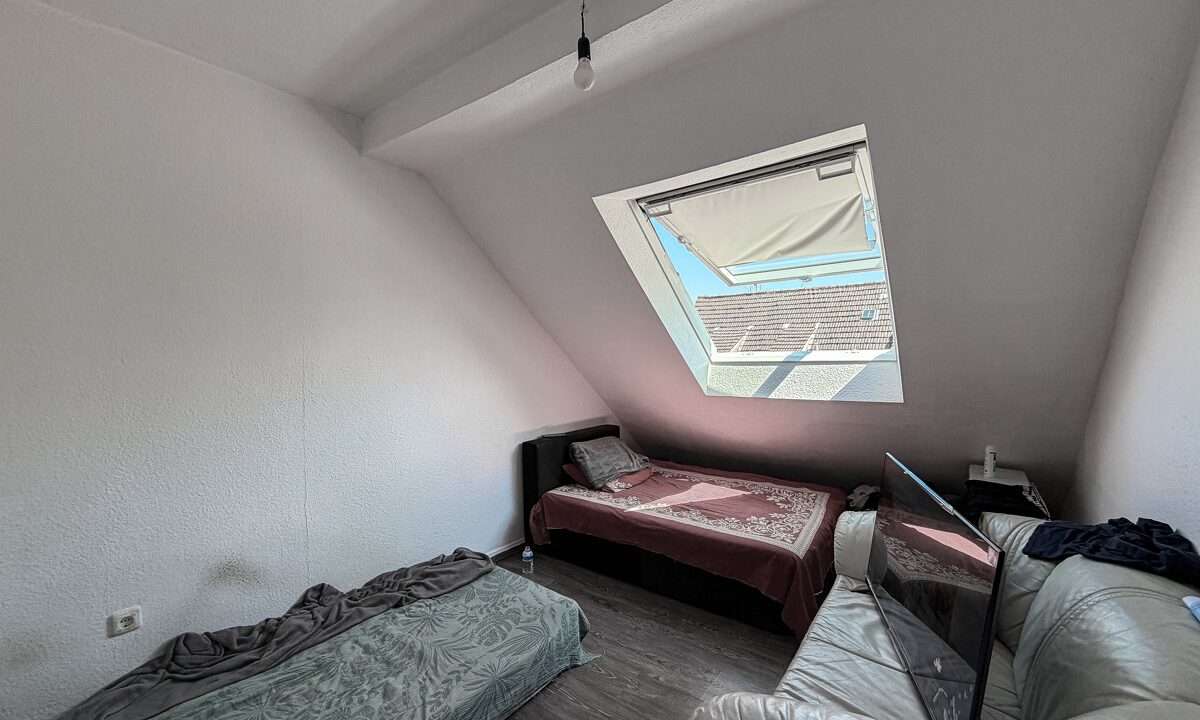Schlafzimmer  1