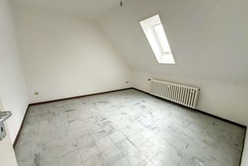 Schlafzimmer DG (Leerwohnung)
