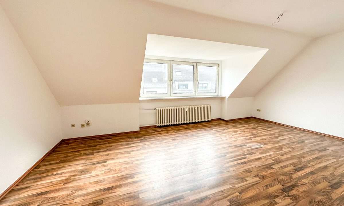 Wohnzimmer DG (Leerwohnung)