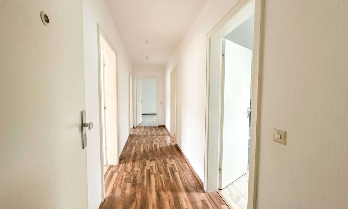 Flur DG (Leerwohnung)