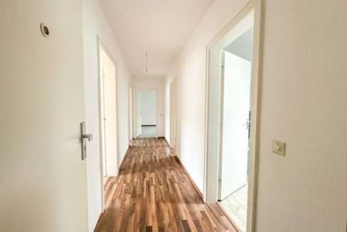 Flur DG (Leerwohnung)