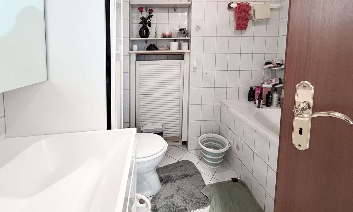 Badezimmer mit Badewanne